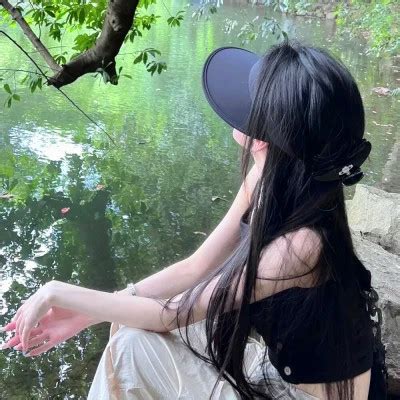 头像高级温柔女生背影