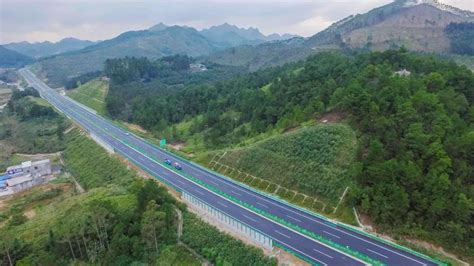 沿着高速看新疆丨京新高速即将全线通车_阿克苏新闻网