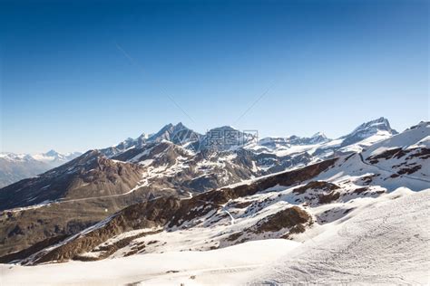 2021玉龙雪山是国内唯一一个可以攀爬的雪山，站在4680米的顶峰一眼望去的美景相当震撼_玉龙雪山-评论-去哪儿攻略