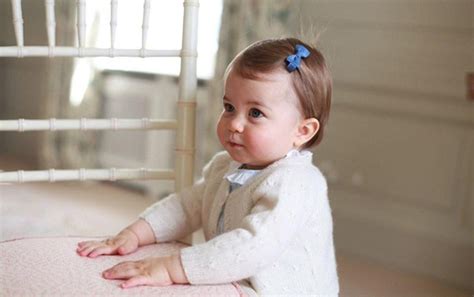 夏洛特公主迎一周岁生日 英王室公布小公主萌照_图片中国_中国网
