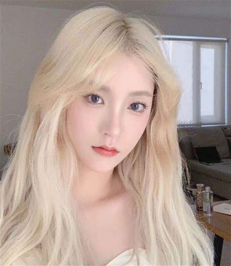染发色推荐甜美女生头像