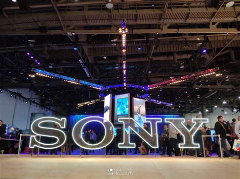 第四届“索尼魅力赏”在广州举行，全线业务亮相的同时索尼也特别带来电视和智能腕表新品 | 理想生活实验室 - 为更理想的生活