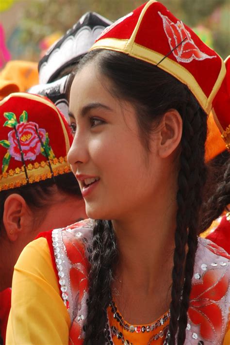 她才是最美新疆女明星 面纱一摘秒杀迪丽热巴、古力娜扎