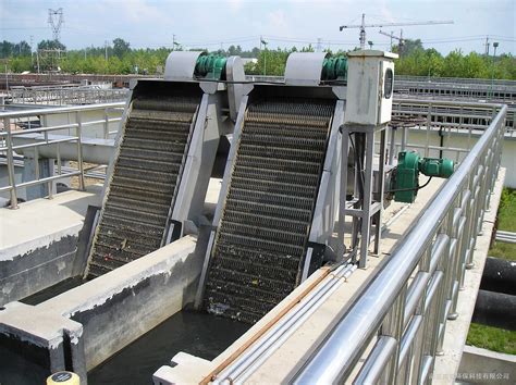 回转阶梯式格栅清污机-南京兰江水处理设备有限公司