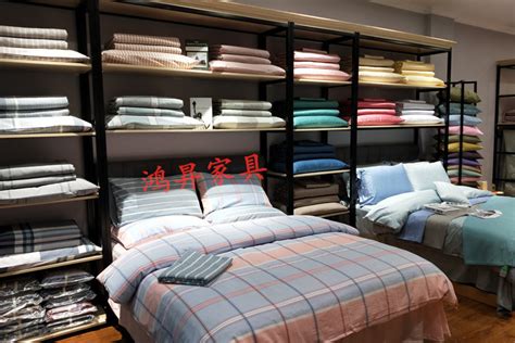 家纺货架展示架床上用品枕头布料置物架枕芯窗帘四件套床品展示柜-阿里巴巴