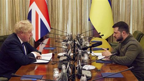 加码军援！英国首相秘密访问基辅，与泽连斯基一对一面谈_凤凰网视频_凤凰网