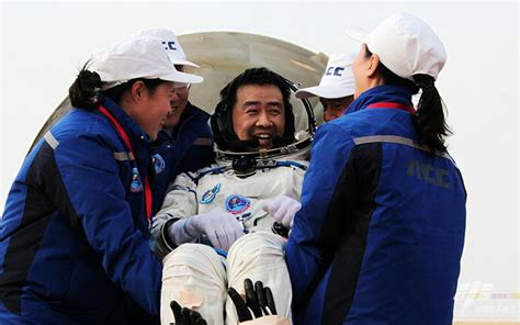 神舟十一号返回舱成功着陆 航天员顺利回家-中国空间技术研究院