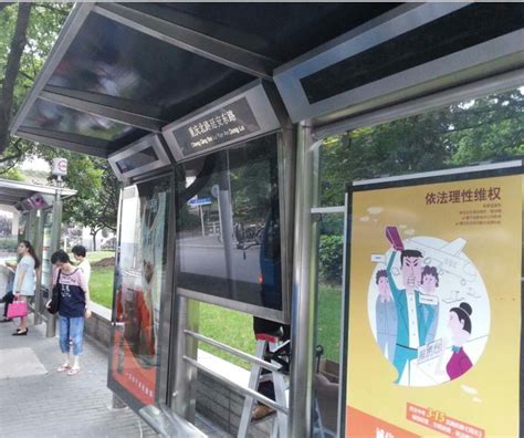 复古、园林、时尚……上海这些公交站悄然变化，你发现了吗？_浦江头条_澎湃新闻-The Paper
