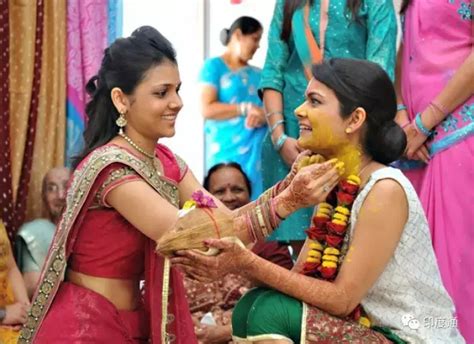手与交换戒指并放在一个仪式上印度婚礼高清图片下载-正版图片502721213-摄图网