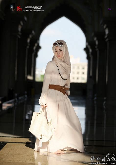 穆斯林少女的时尚服饰 - 宗教艺术 - 穆斯林在线（muslimwww)