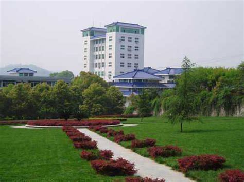 湖北民族大学总共有几个校区(各专业新生在哪个校区)