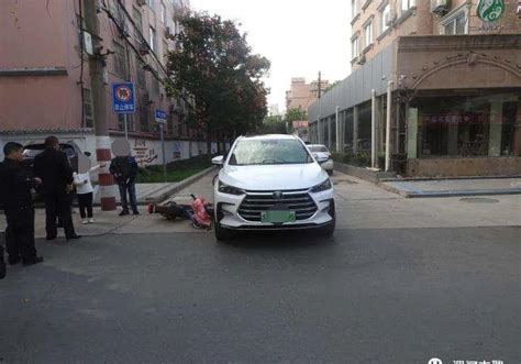 漯河：女子骑车被撞，民警：全责！__财经头条