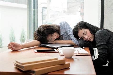 雇员在工作期间睡觉，那睡眠时间算不算工作时间呢？ - 知乎