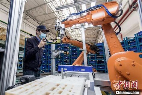 西南最大“动车4S店”上线智能分拣机器人_凤凰网
