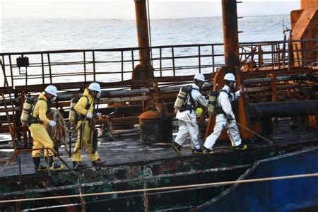 长江口沉船追踪：5名失踪人员仍下落不明 - 在航船动态 - 国际船舶网