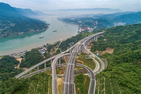 湖北宜昌：三峡翻坝江北高速建成通过验收-人民图片网