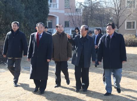 朝鲜驻华大使在和苑博物馆为和平景观石揭幕_北京国际和平文化基金会