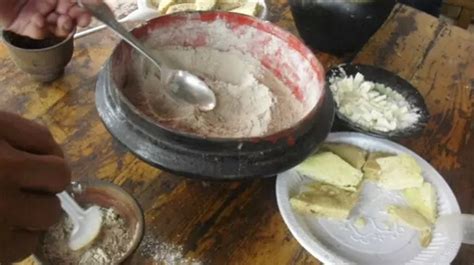 藏族美食糌粑是怎么做成的？_香格里拉巴拉格宗景区官方网站