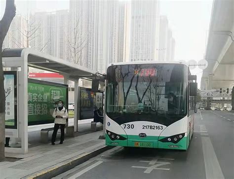 10月31日，一款纯电动公交车近日开始在上海街头投入运营-新浪汽车