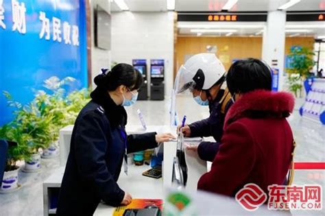浦城：办事增速 服务升温 创优一流政务服务环境 - 县域风采 - 东南网