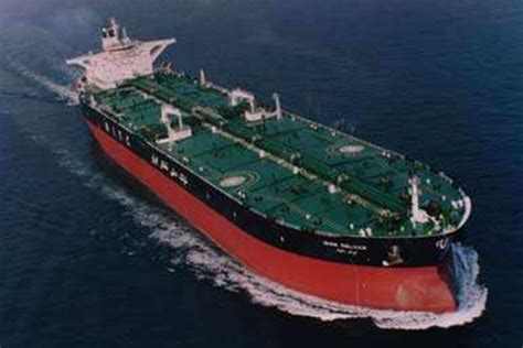 大船集团同日交付第100艘VLCC签约2艘17.5万方大型LNG运输船