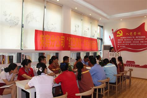 柳州高速来宾分公司微型党团活动室 助力服务区服务品质提升 - 广西县域经济网