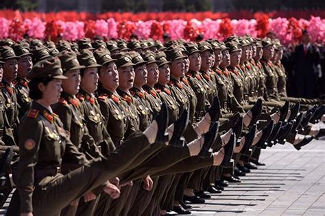 朝鲜70年国庆阅兵气氛和缓 重要悬疑揭晓_手机新浪网