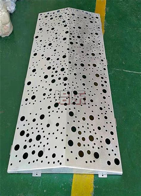 双曲铝单板 - 双曲铝单板 - 成都鑫城瑞达金属材料有限公司