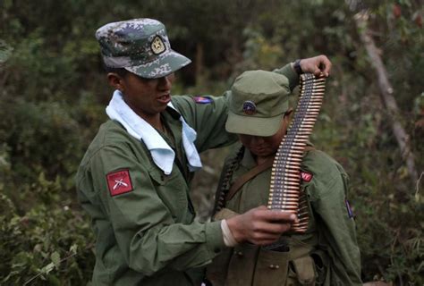果敢同盟军与缅军交战照片|同盟军| 交战_凤凰资讯
