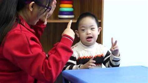 智力残疾儿童家庭康复训练15-洗洗小手_腾讯视频