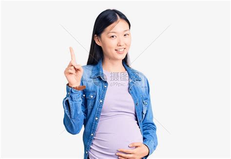 年轻美丽的女人怀孕了高清图片下载-正版图片503902867-摄图网