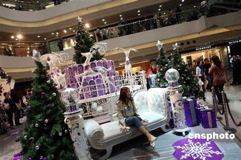 粤语报道｜香港圣诞节气氛浓 多处有圣诞装饰_凤凰网视频_凤凰网