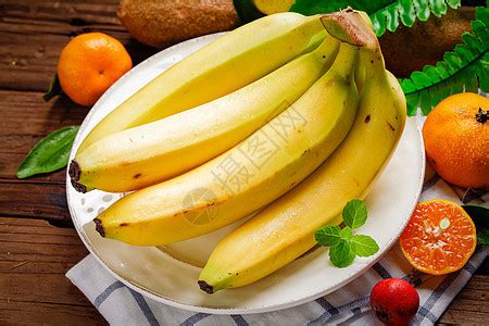 今天才知道，香蕉这样保存，放7天依旧新鲜不变坏，涨知识了|乙烯|香蕉|水果商_新浪新闻