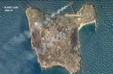乌克兰：乌海军副司令被俄军导弹击中阵亡 | 俄国防部称挫败乌克兰夺取蛇岛企图