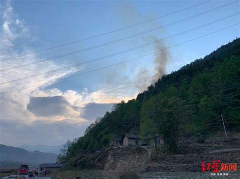 凉山越西近400人扑救森林大火 4个起火点已经灭了3个_凤凰网