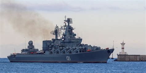 俄黑海舰队旗舰起火致弹药殉爆|今日国际要闻