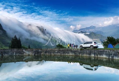 重庆南川金佛山现云瀑景观 白云倾泻如入仙境-图片-中国天气网