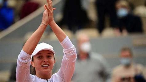 斯维亚泰克，她凭啥成为WTA2020年度最受球迷欢迎的球员？_手机新浪网
