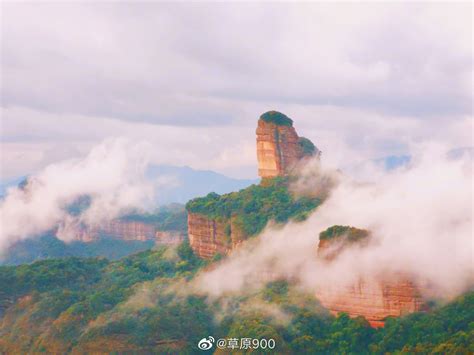 丹霞山位于广东省韶关市仁化县境内，是广东省面积最大风景区