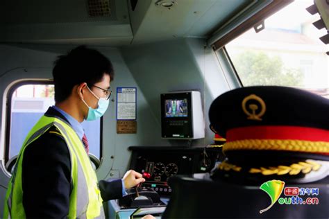开过29种机型的“全履历火车司机”_中国