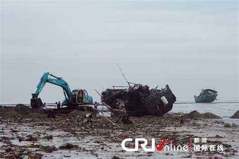 一渔船在珠海万山海域被撞沉，获救8人最新视频曝光_手机新浪网