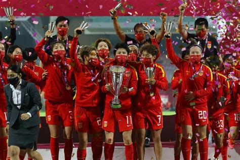恭喜水庆霞！恭喜中国女足！再获国内顶级大奖，明年再战世界杯！|中国女足|女足|水庆霞_新浪新闻