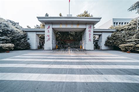 盘点：中国50所最美的大学校门