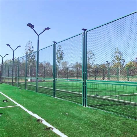 球场围栏网安装方法