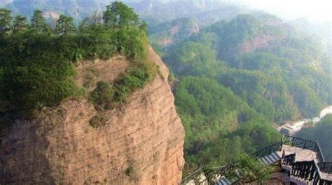 通道万佛山旅游攻略（通道万佛山风景区门票价格）(我国又出“坑人”景区，门票堪称)