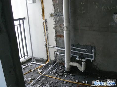 【武汉上下水管维修师傅】2楼到3楼之间的排水管漏水，应该怎么修