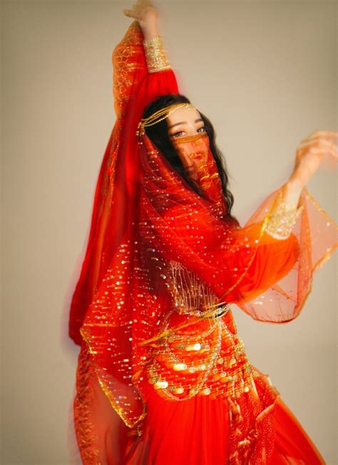 汪文斌在社交媒体分享迪丽热巴跳新疆舞视频，上热搜了_手机新浪网