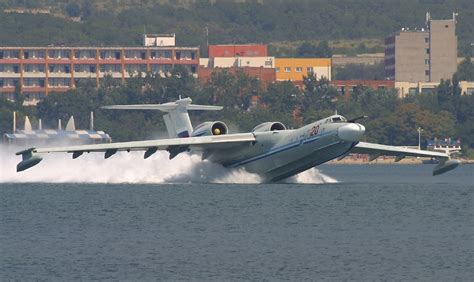我国大型水陆两栖飞机“鲲龙”AG600首飞视频