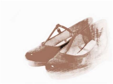 梦见红色皮鞋 周公解梦之梦到红色皮鞋 是什么征兆？