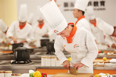 学厨师去哪里学比较好_学厨师_陕西新东方烹饪学校